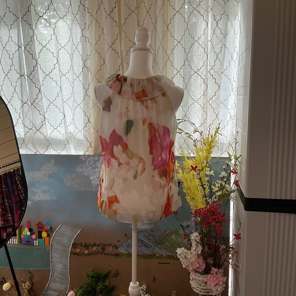 CAbi Multicolor Floral Sleeveless Blouse - Picture 3 of 3